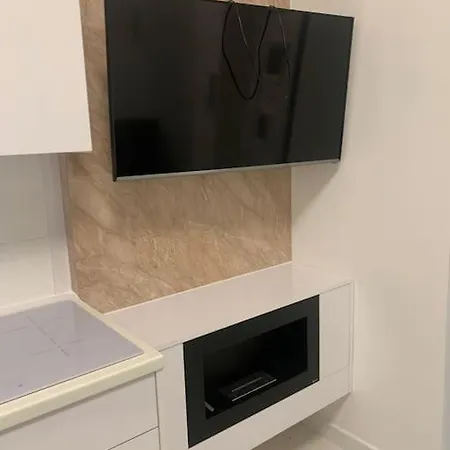 Colton West Deluxe Apartment *